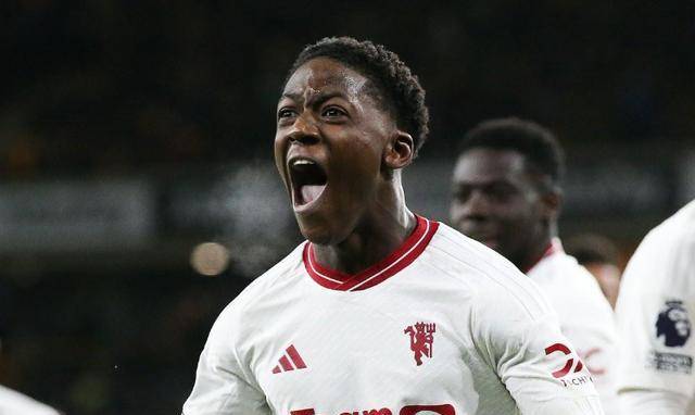 开云体育网页版入口-关于曼联球迷集体抗议教练战术,球队危机四伏的信息