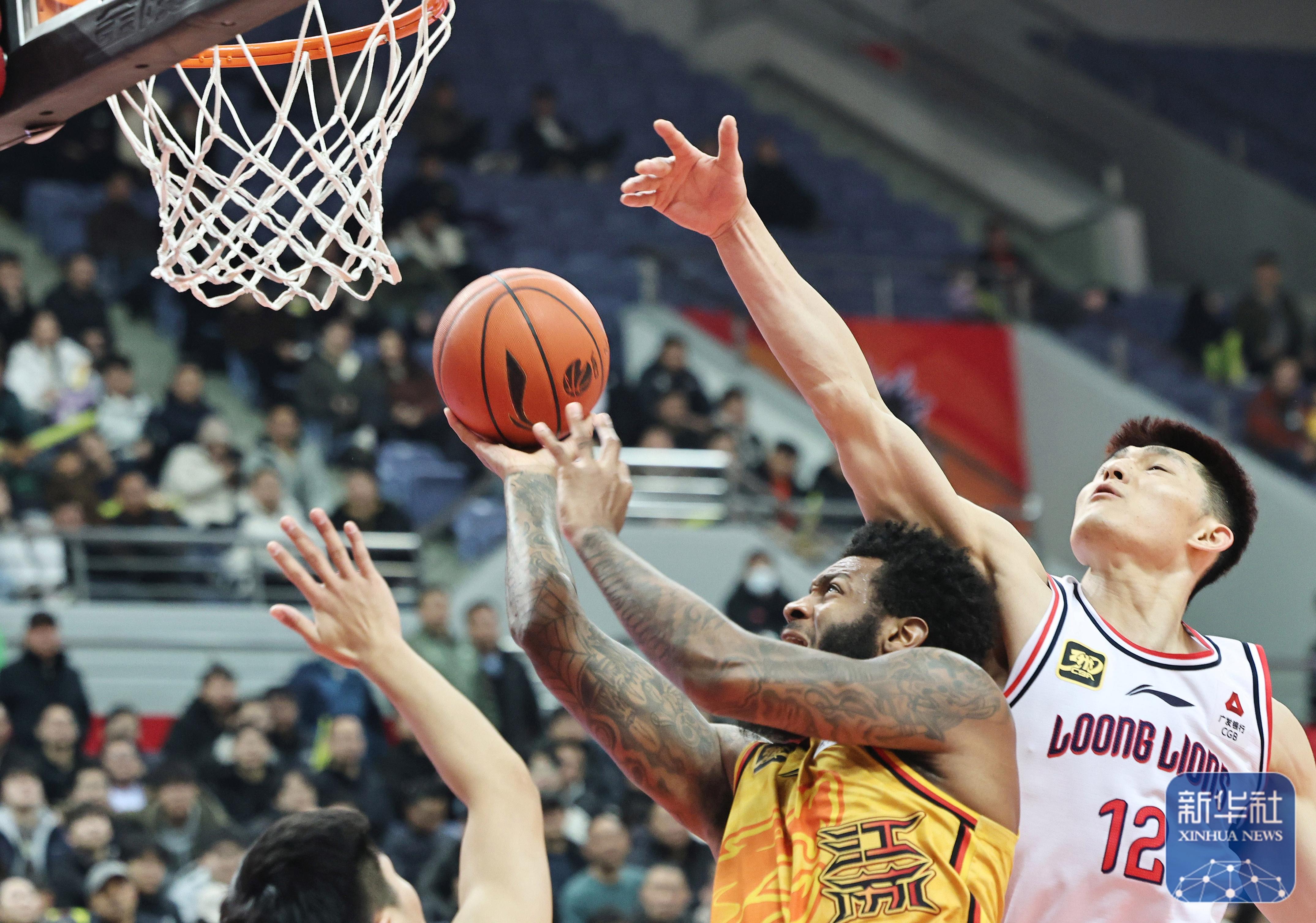 开云体育官方入口-双雄对决,赛场上必将燃起激烈的战斗火花